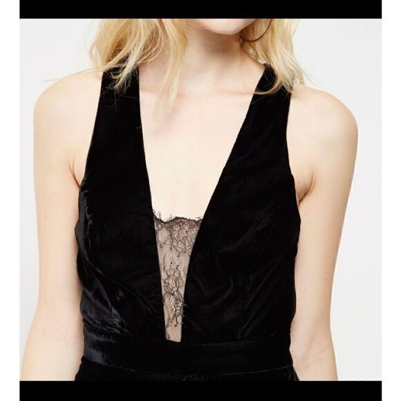 Romeo+Juliet Black Velvet Jumpsuit L - Picture 3 of 10